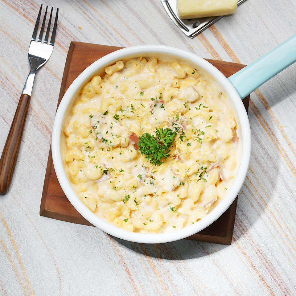 CREAMY MAC & CHEESE