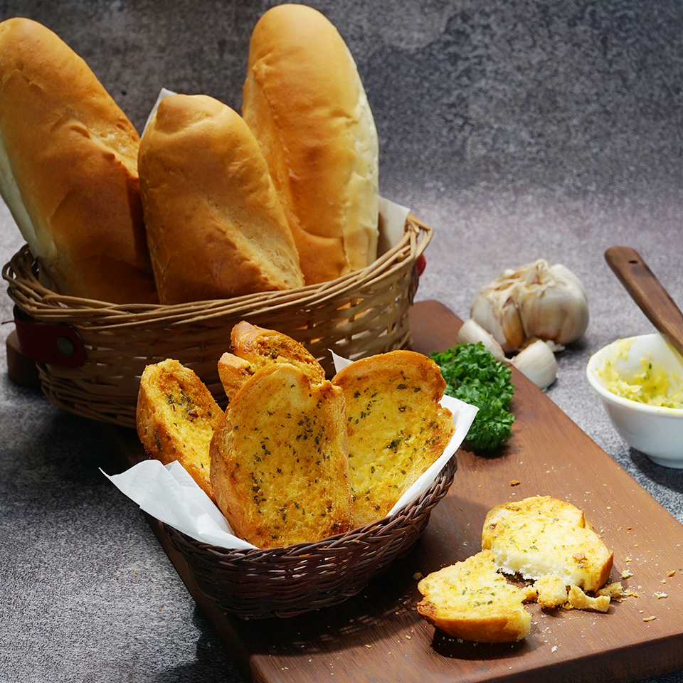 GARLIC BREAD
